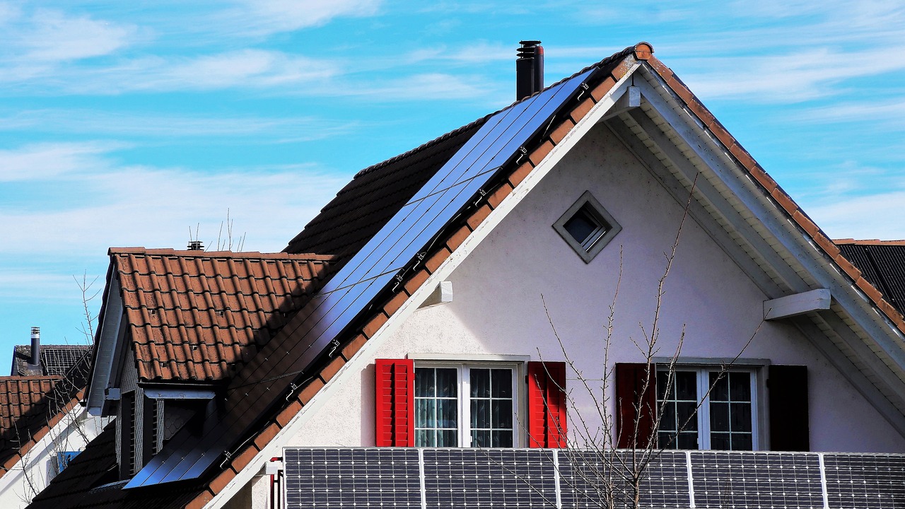 ¿Qué cobra un instalador de placas solares?