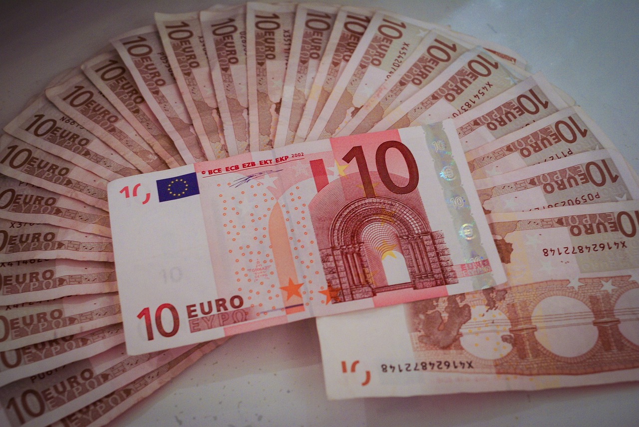 ¿Cuándo empiezan a pagar los 100 euros de las becas?