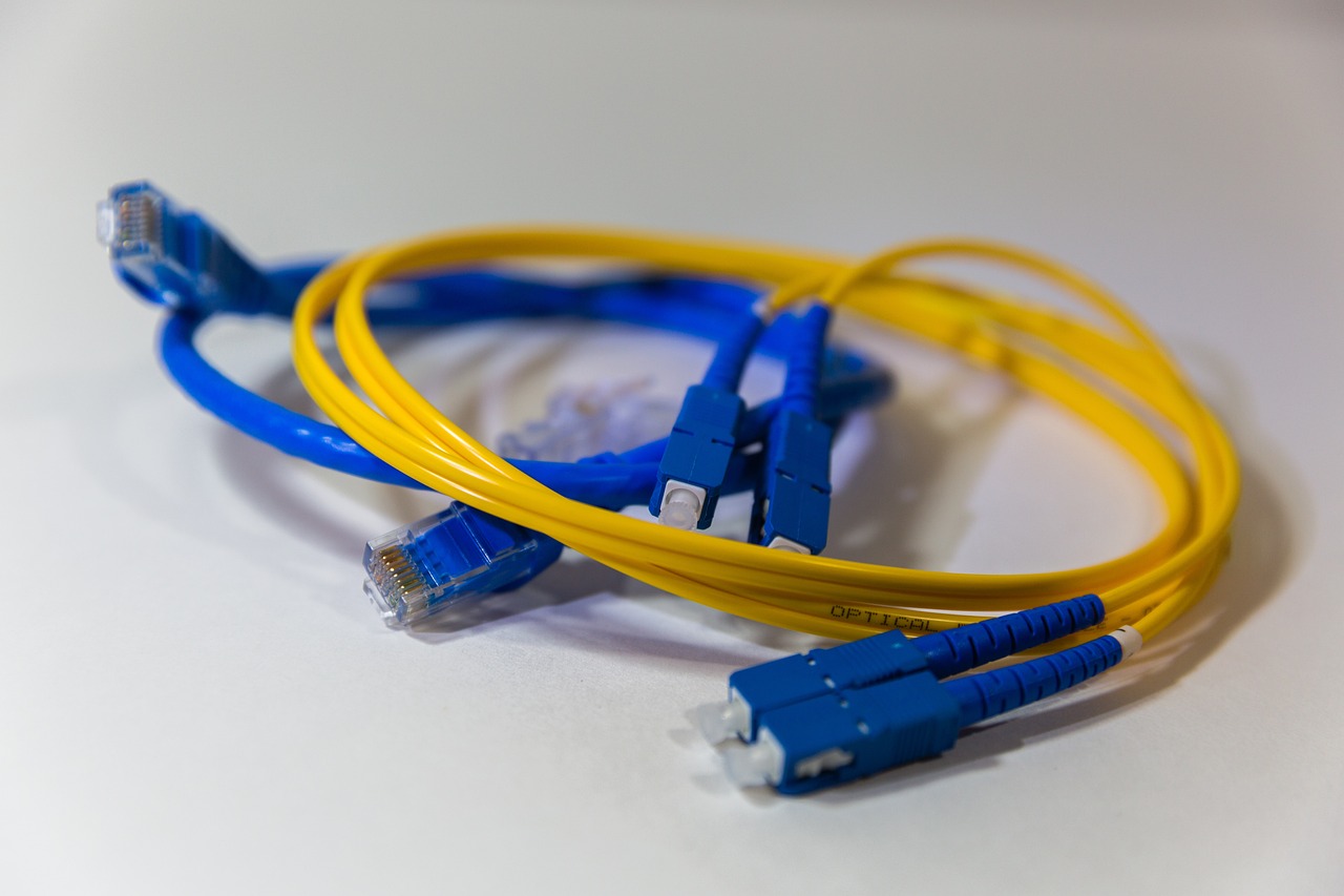 ¿Cómo es la instalación de fibra óptica?